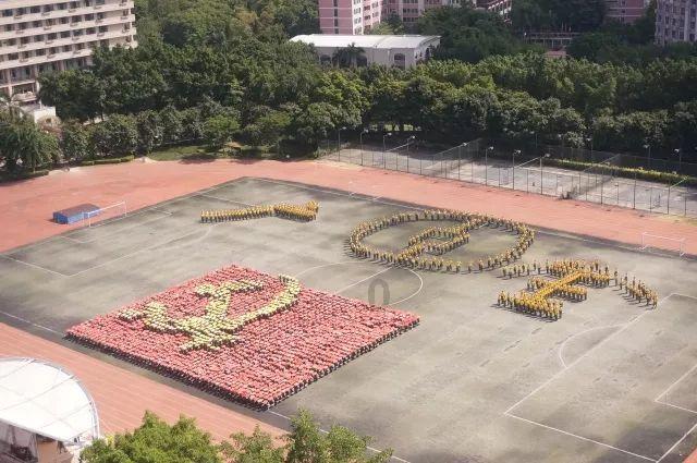 江西万载：写春联 迎新春